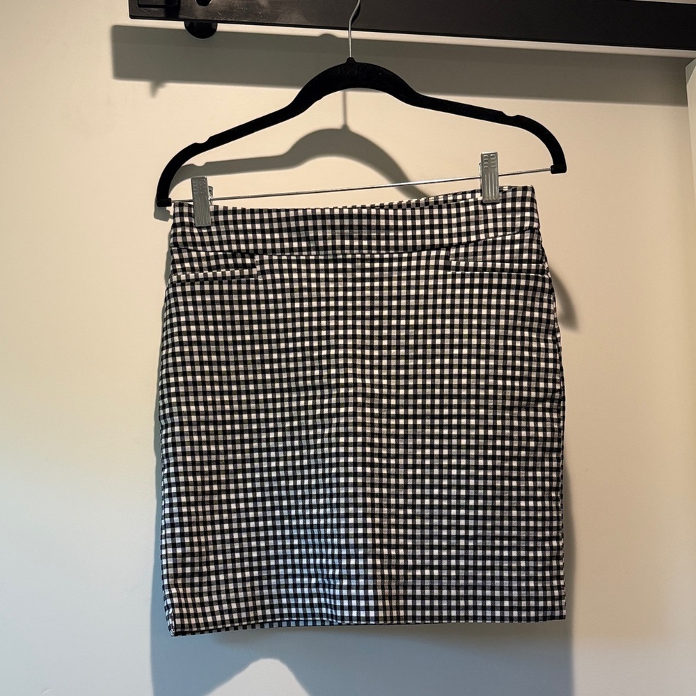 Chico’s Zenergy Gingham Skort Black and White size 2 (Chico’s 00)